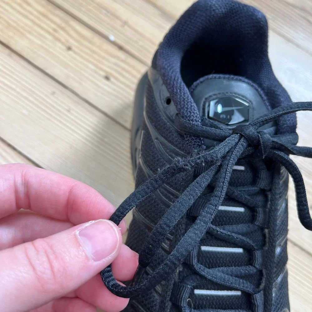 Nike Air Max Plus TN Triple Black Sneakers 604133-050 youth 6.5 Running Shoes